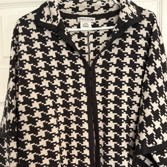 Pendleton Houndstooth Cape/Poncho - Picture 4 of 5